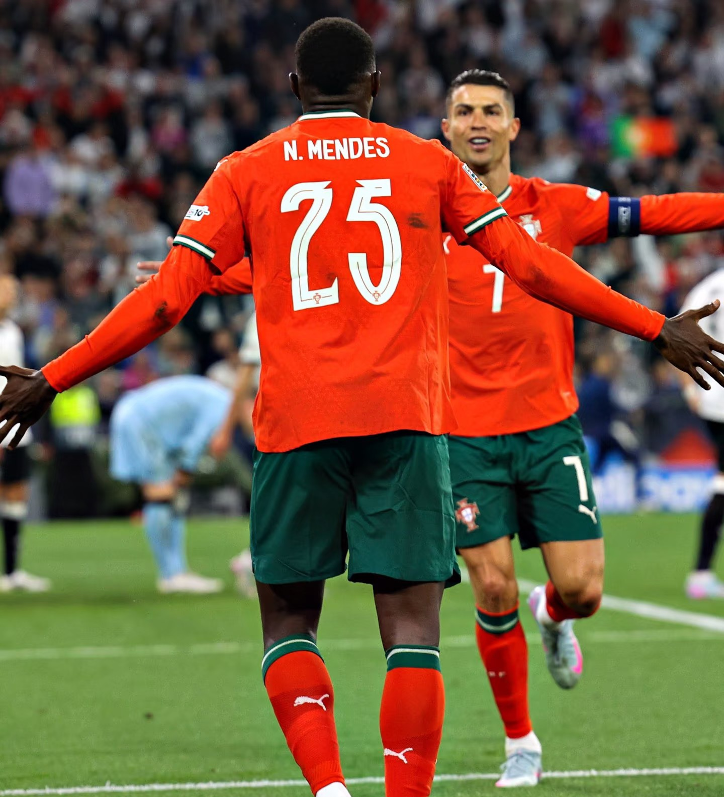 爱游戏权威站点-欧超杯赛程吃紧，密尔沃基雄鹿冲刺阶段迎来里程碑，气氛紧张，细节决定成败(历届欧超杯冠军一览)