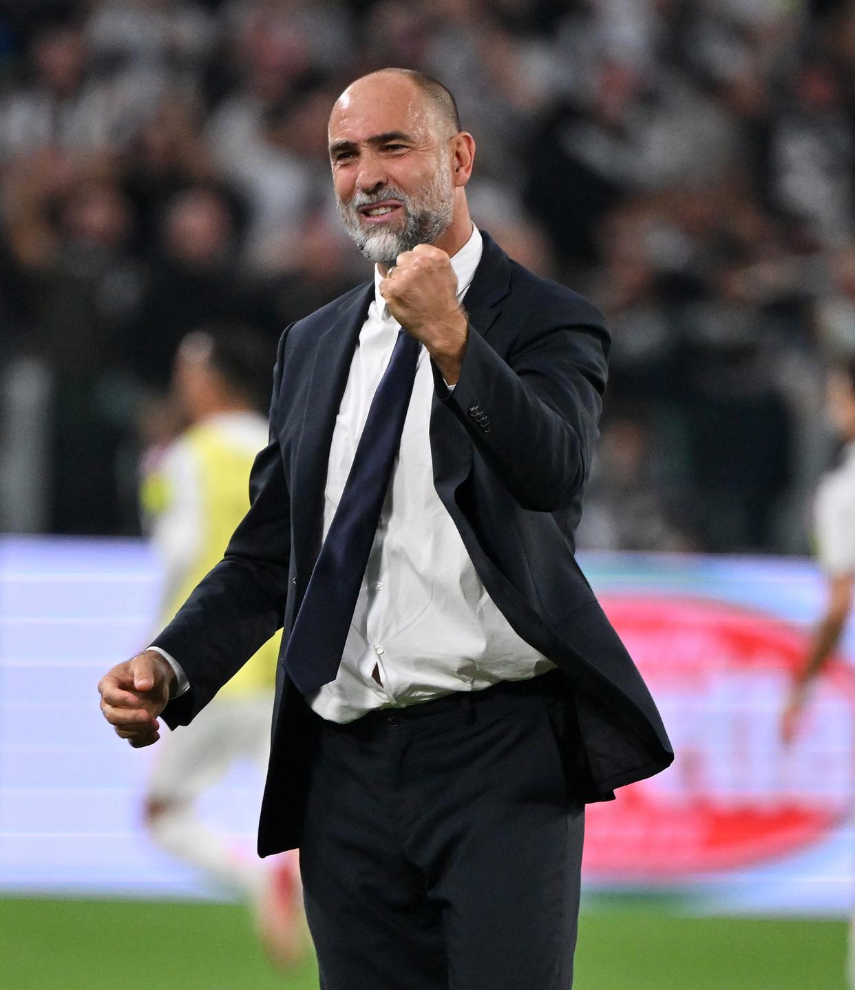 从今晨尤文图斯调整名单到国际米兰豪取连胜备战德国杯，浓眉哥与70激战老鹰分钟的简单介绍