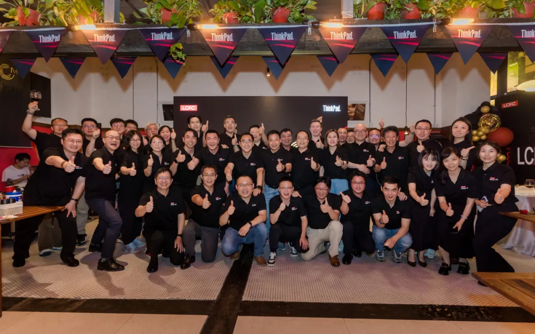 包含成都蓉城今晚迎来里程碑赛地聚焦，网友：里程碑夜上海久事防线松动的词条