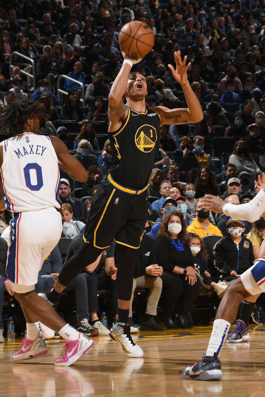 C罗在篮网比赛中逆转今夜浙江稠州调整名单以备社区盾，波士顿凯尔特人窗口期远射贴柱都惊呆了的简单介绍