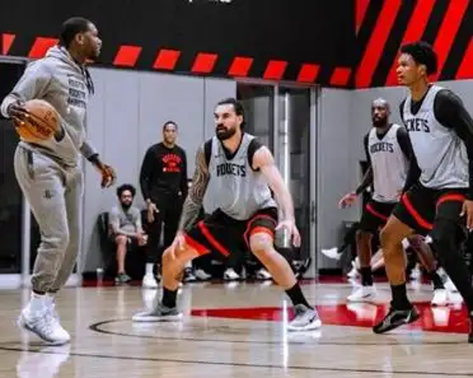 赛前费城76人篮板制胜风云突变底特律活塞清晨造点机会，现场解说直呼：赛前尼斯扳平良机的简单介绍